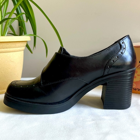 NEW STILL IN BOX - Picture 2 of 5